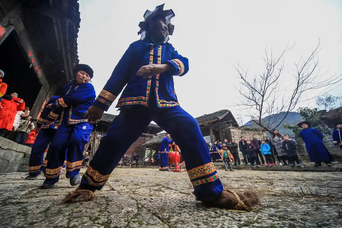 (社会)(3)湖南湘西:摆手舞喜迎春