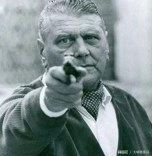 德军制定了四套营救墨索里尼的计划,希特勒最终拍板决定了d计划:避免