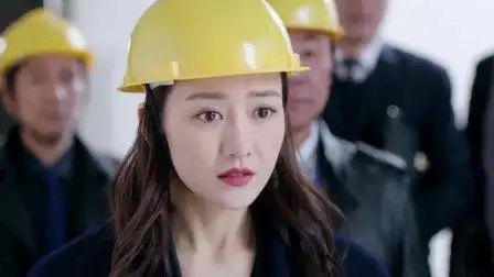 推手:女老总巡视工地,看到爱人蹲着吃泡面,眼泪在眼眶里打转-电视剧