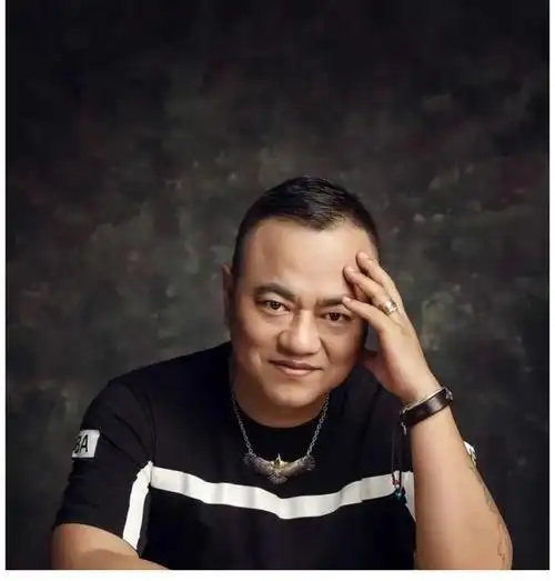 赵本山保镖张家豪,在北京出差遇碰瓷事件,最终给自己长个教训|赵钢