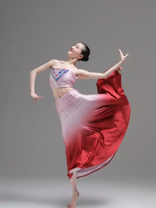 傣族舞蹈演出服推荐