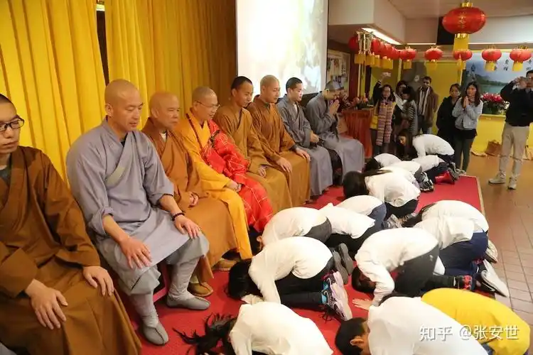 古代皇帝让文武百官及普通老百姓磕头是种变态行为吗