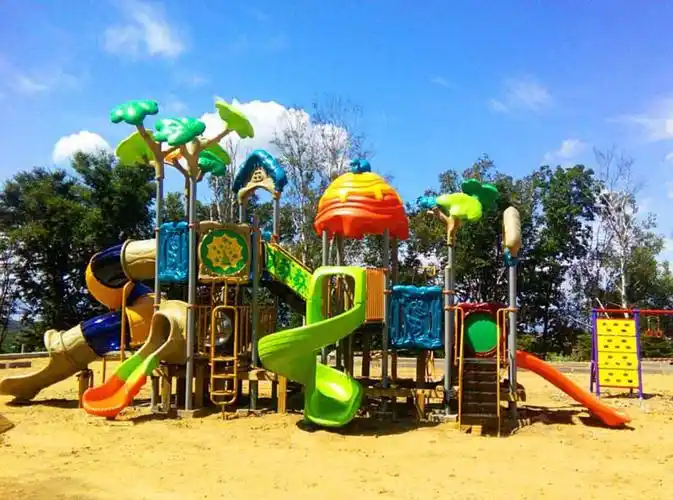 户外组合滑梯组合如何设计好呢?大型体能乐园需要吗?