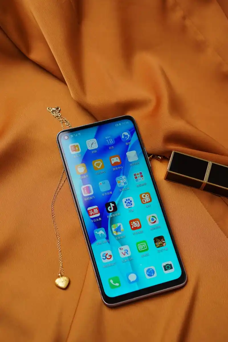 华为麦芒9图赏6400万后置三摄225w快充2199元起香不香