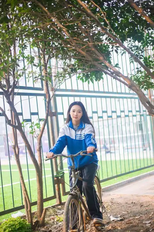 你说青春年少不怕风雨迢迢