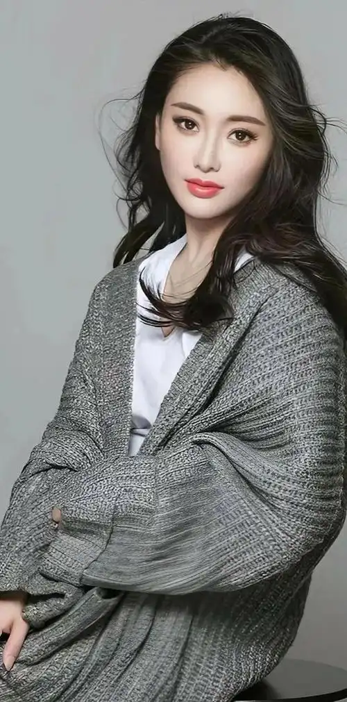 张薇惊艳写真图集