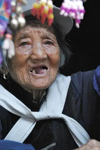 东巴老人|摄影|人像摄影|黄伟钧 - 原创作品 - 站酷 (zcool)