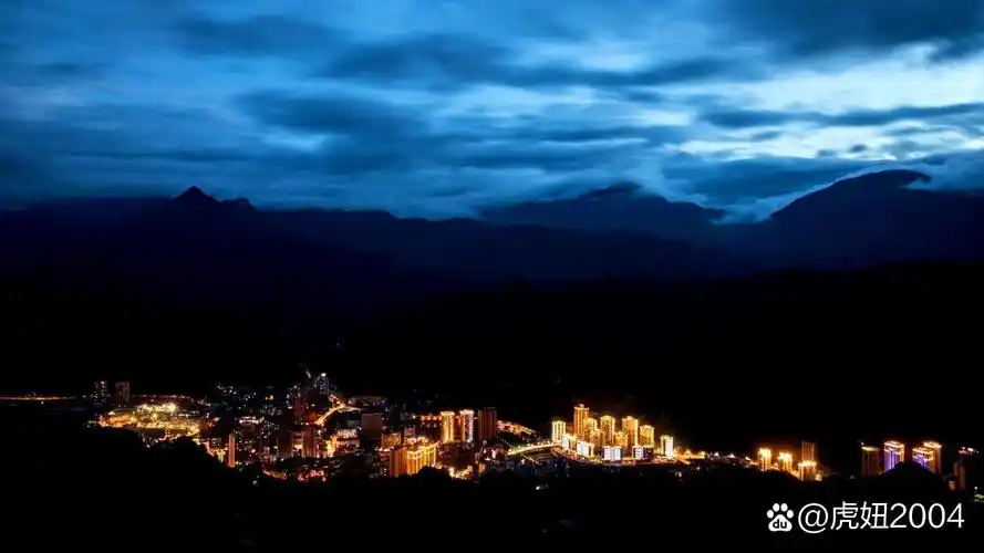 重庆市城口县简介: 城口县,隶属重庆市,地处大巴山南麓,位于长江上游