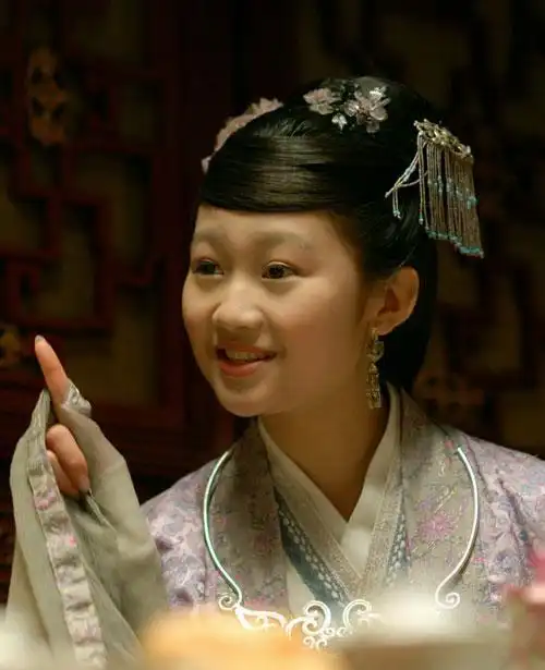 图:新版《红楼梦》少年贾探春 张馨予饰