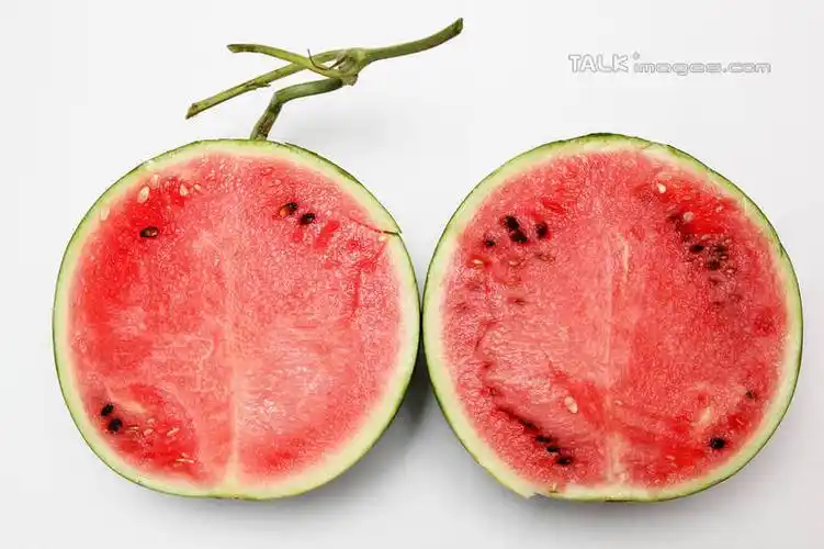 无人,横图,俯视,室内,特写,白天,白色背景,西瓜,水果,切开,阴影,新鲜