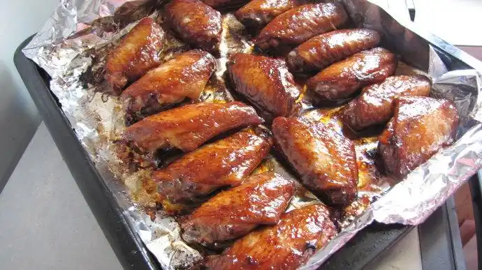 初使烤箱第一道菜——简单好学枫糖烤鸡翅(附带烤盘不粘窍门)