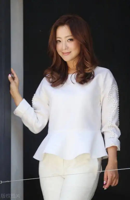 金喜善,越来越有魅力,但显老气了_举报