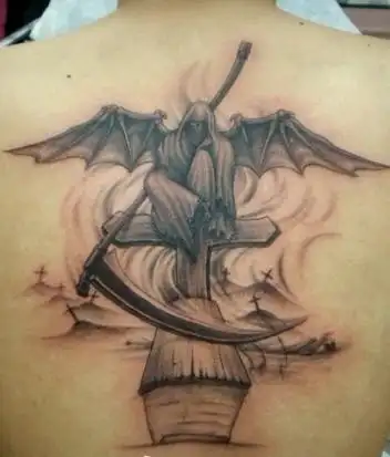 跪求"手拿镰刀的死神"纹身图,要大的在背上纹的,不要太复杂!