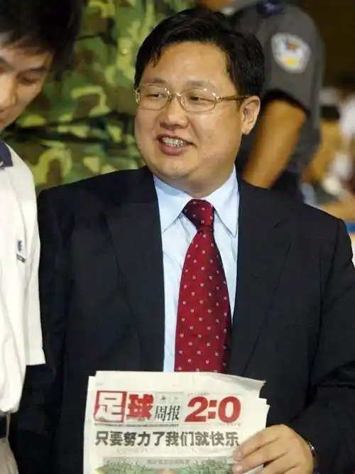 亿万富豪徐明44岁病死狱中,留下130亿,演员妻子田海蓉