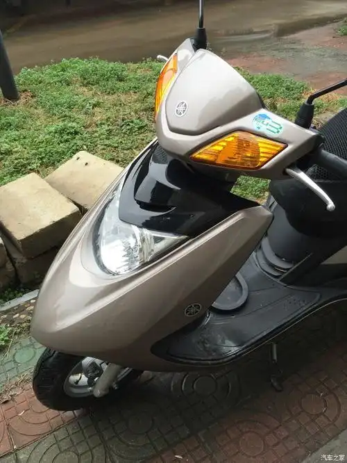 情人节前日老情人送新车雅马哈凌鹰100