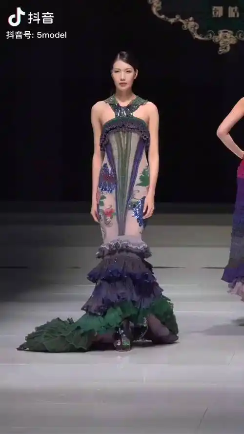 2021深圳时装节邓皓服饰秀服饰搭配高级感穿搭气质穿搭