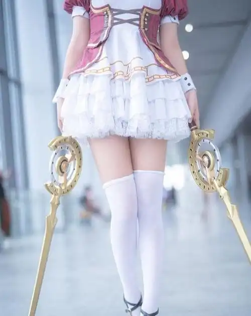 只看这些小姐姐cosplay的下半身你能猜出她们cos的是谁吗