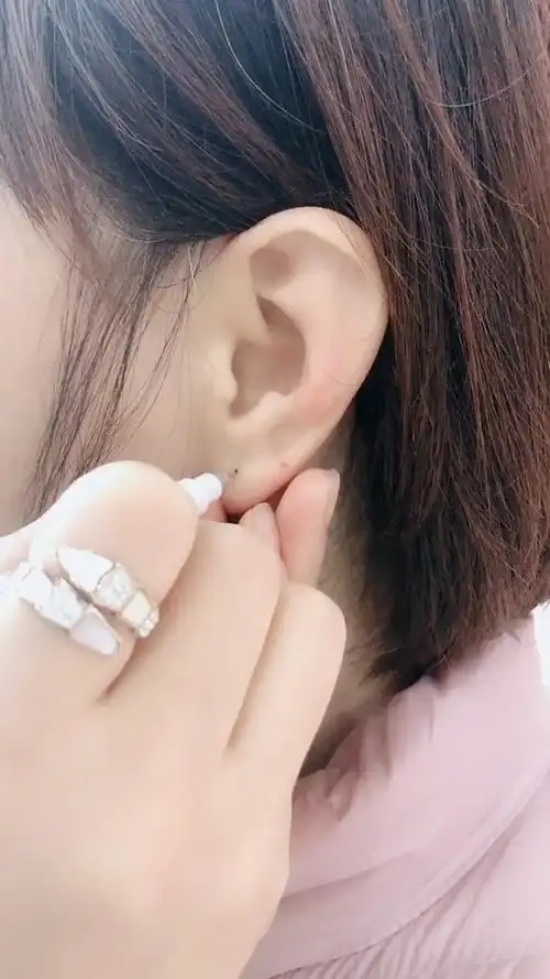 打耳洞只疼一秒,但是可以漂亮一辈子,何乐而不为呢!