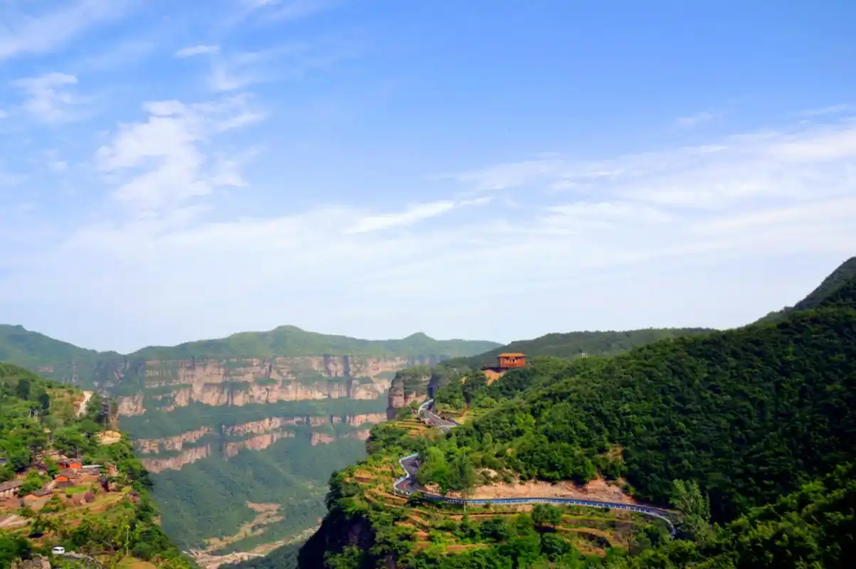 宝藏创作者计划# 太行天路位于林州太行大峡谷太行山之巅,北起桃花谷
