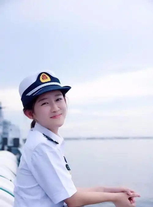 军装照vs便装照,海军女神天团帅炸了|女兵|入伍_网易订阅