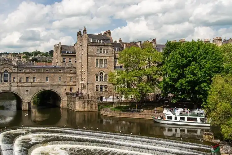 英国巴斯小镇风光