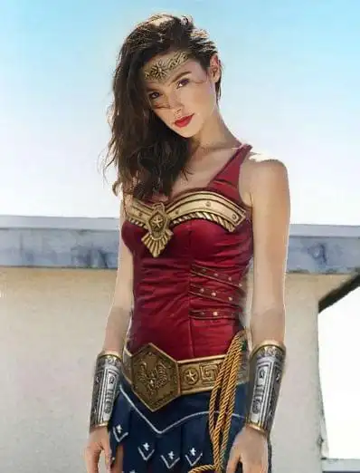 神奇女侠乃是亚马逊公主戴安娜·普林斯,是奥林匹斯众神之王宙斯与
