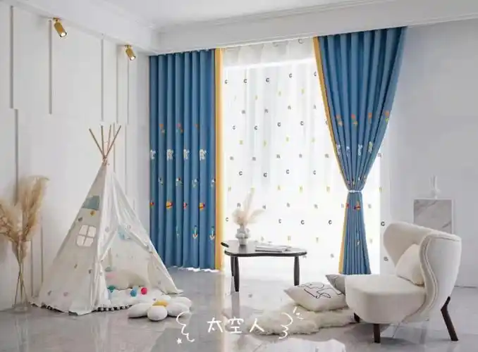 儿童房卡通款窗帘