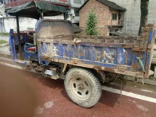 二手世杰农用三轮车五成新,不需过户上牌,直接看车交易