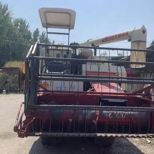 沃得履带式收割机 水稻收割机玉米收割机大豆收割机小麦收割机【图片