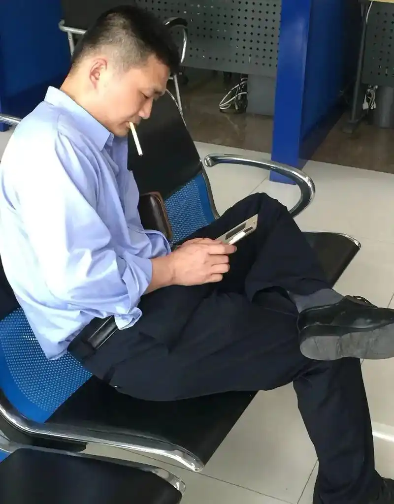 西裤大叔#儒雅中年#穿着得体是一种生活态度 - 抖音