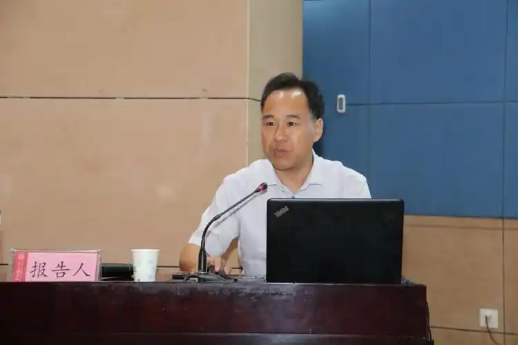 理事长王炤烈的报告《从近期台湾桥梁及机场建设谈台湾工程技术发展》