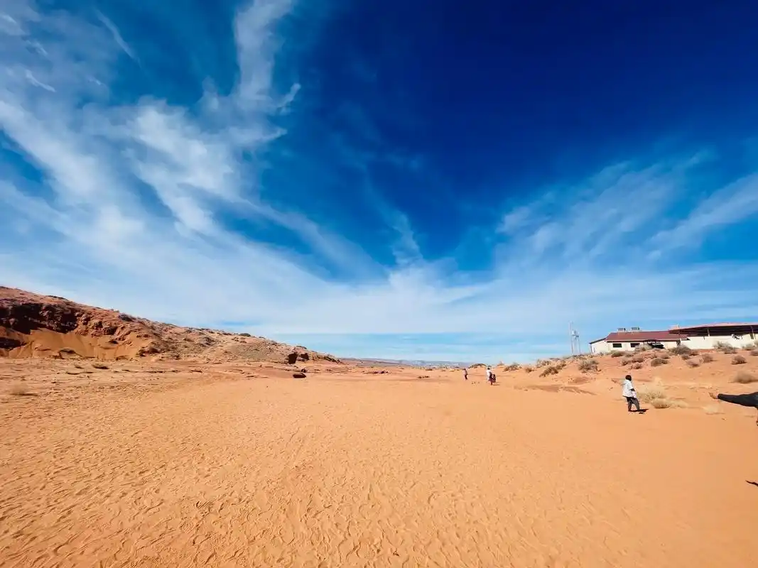 美旅第6天.今天来到亚历桑那州的翔羊峡谷,这里是印第安人的保 - 抖音