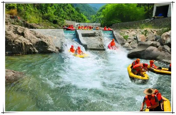 浙江十大漂流胜地             位于临海市尤溪镇,以18公里的大峡谷河