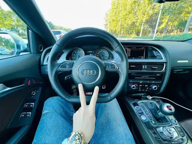 秋天的早晨心旷神怡奥迪s是最好开的性能车