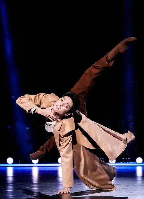 《舞蹈风暴》八强,大神占了大半,谁最有希望夺冠?