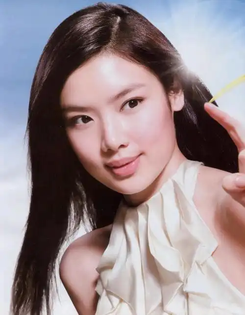 p>乐基儿,1980年8月22日出生于 a target="_blank" href="/item/澳门