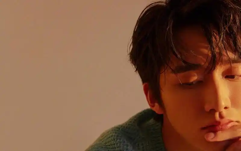 张新成温柔帅气少年时尚写真,高清壁纸图片,大陆明星-回车桌面