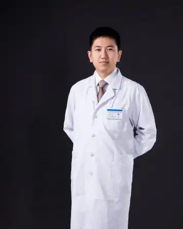 哈医大肿瘤医院重症医学科医生王大卫奋战武汉