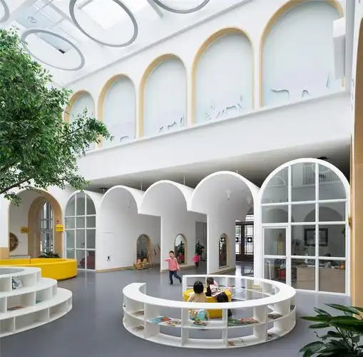 拱廊下的童话世界:宝鸡伊顿ka儿童之家 / 西安迪卡幼儿园设计中心