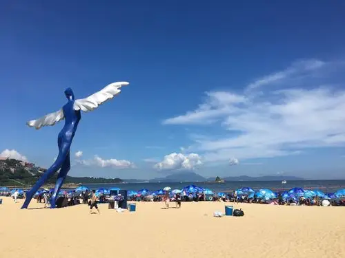 2021大沙湾游乐园游玩攻略,沙子比较粗,人比较多,所以.