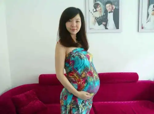 不嫌害臊95后宝妈晒孕肚照没被称赞却反遭婆婆指责