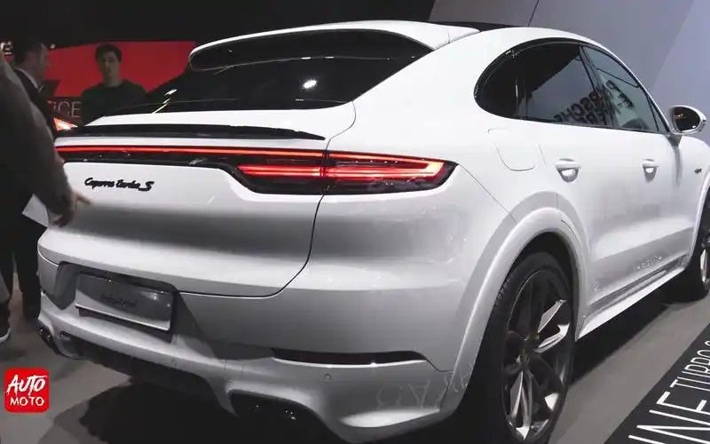 2020款保时捷卡宴turbo s