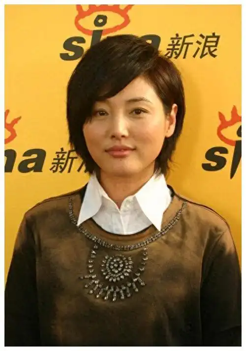 演员张延:嫁大5岁香港丈夫,婚后生一女,如今女儿比她还漂亮