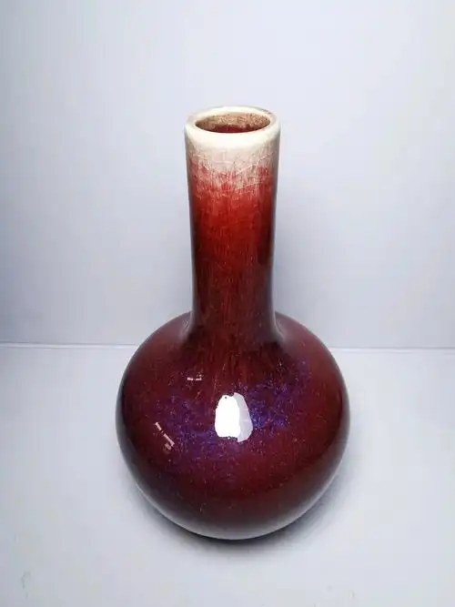 朱砂红釉天球瓶