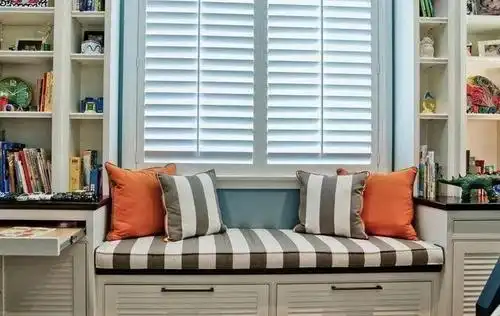 把平窗改造成"假"飘窗,把家居生活提升一个档次