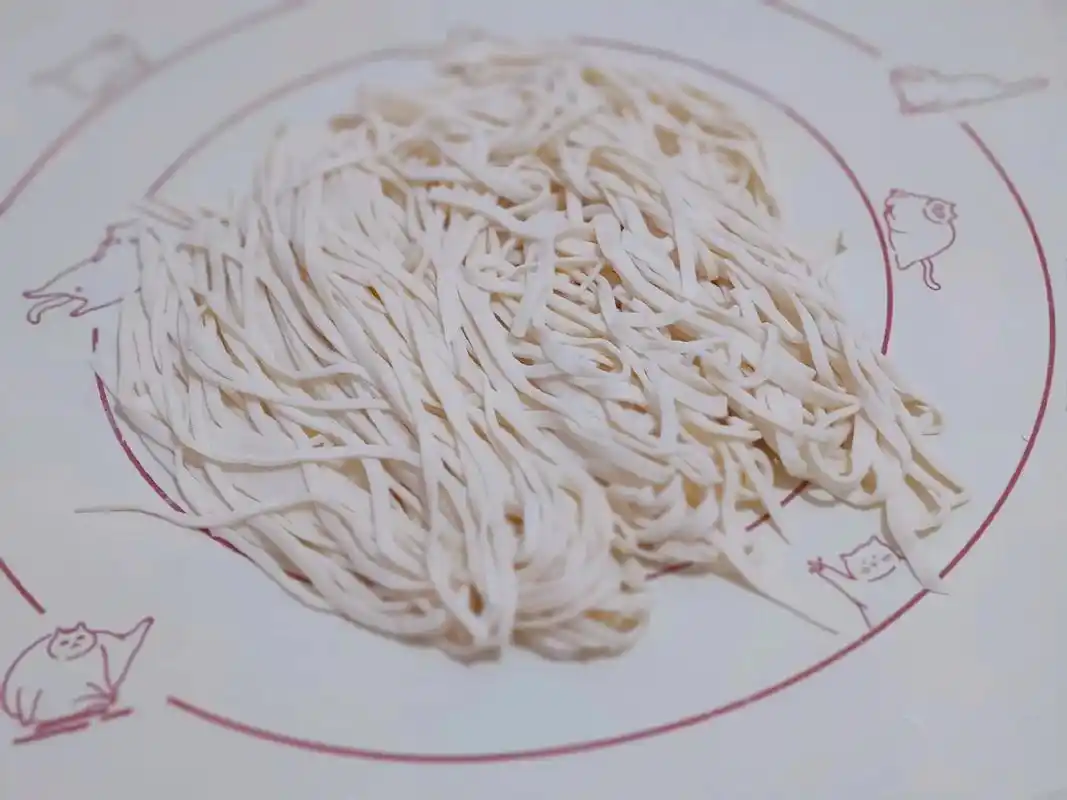 过年过得看见什么都吃不动,不想吃 突然想手擀面 300克面粉 - 抖音