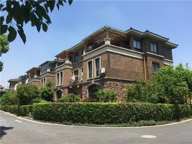 纯别墅区高端品质 全新毛坯双车位 带私家花园 满二年上外学区房,嘉兴