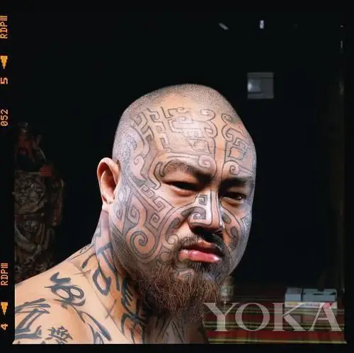 组图:槟榔西施 重口味的底层时尚(6)