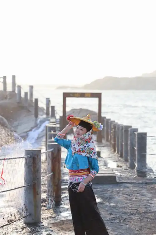 在中国的东南沿海,有一群独具特色的女性——福建惠安女.