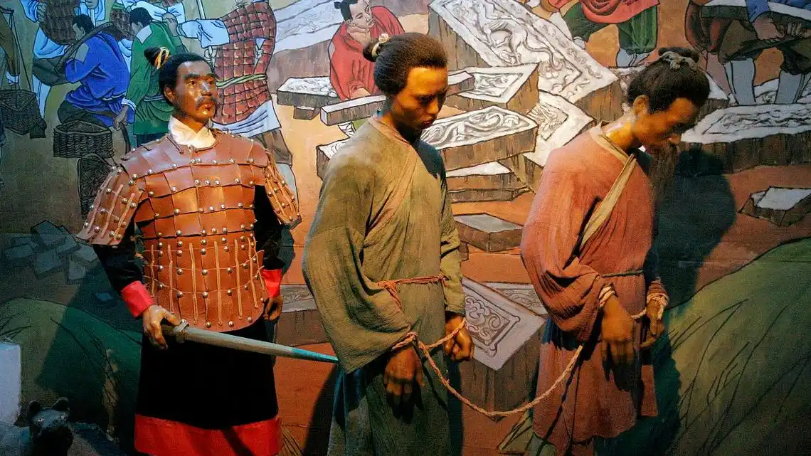 "秦始皇焚书坑儒:历史上最大规模的文化浩劫"